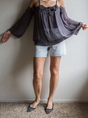 LOLA Italian Gray Sheer Silk Flowy Blouse Top 6 Cold Shoulder Roses Peasant